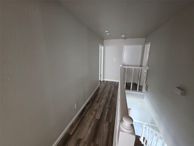 Building Photo - 9723 Huntington Way Dr