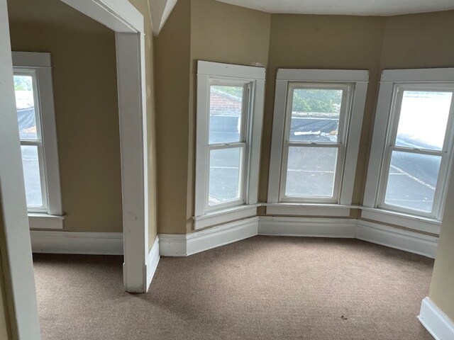 Building Photo - 1537 1st Ave SE