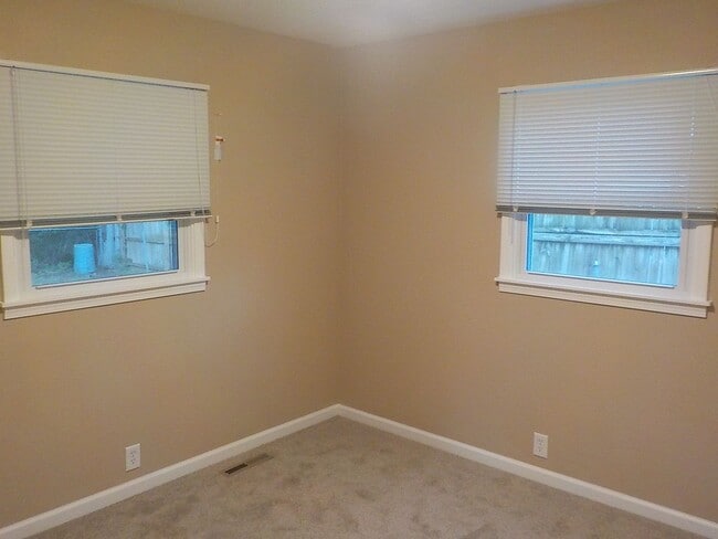 Building Photo - 1333 Fogarty Dr