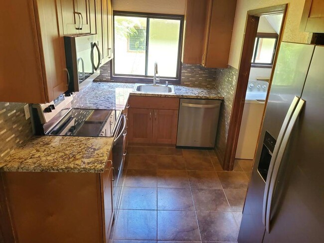 Kitchen - 47-334 Waihee Rd