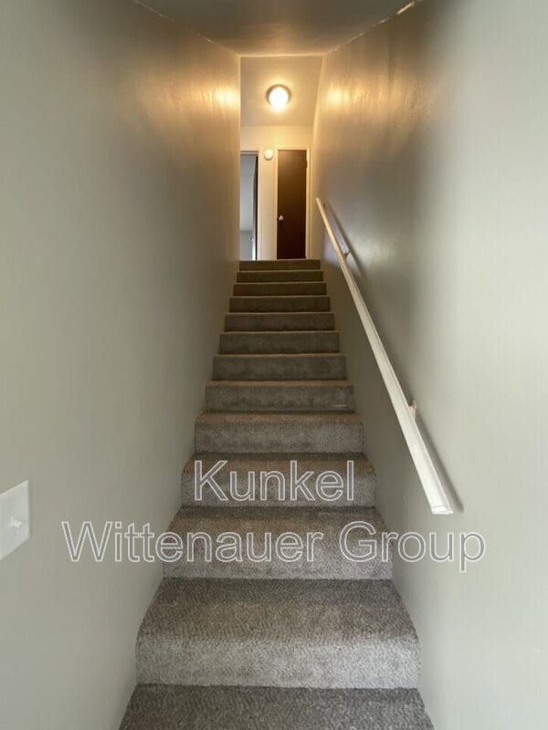 Building Photo - 201 W Wesley Dr
