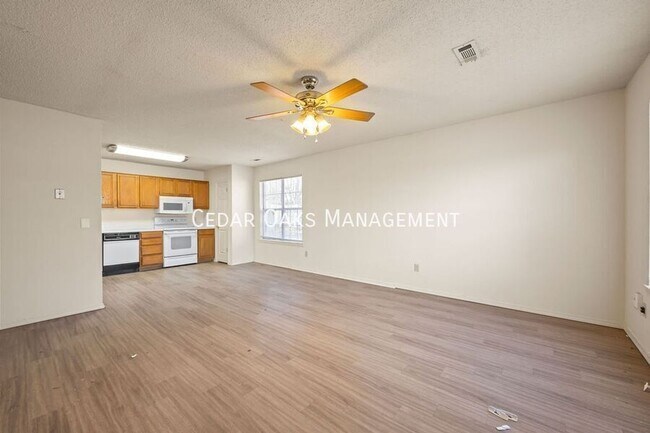 Building Photo - 5908 Sara St