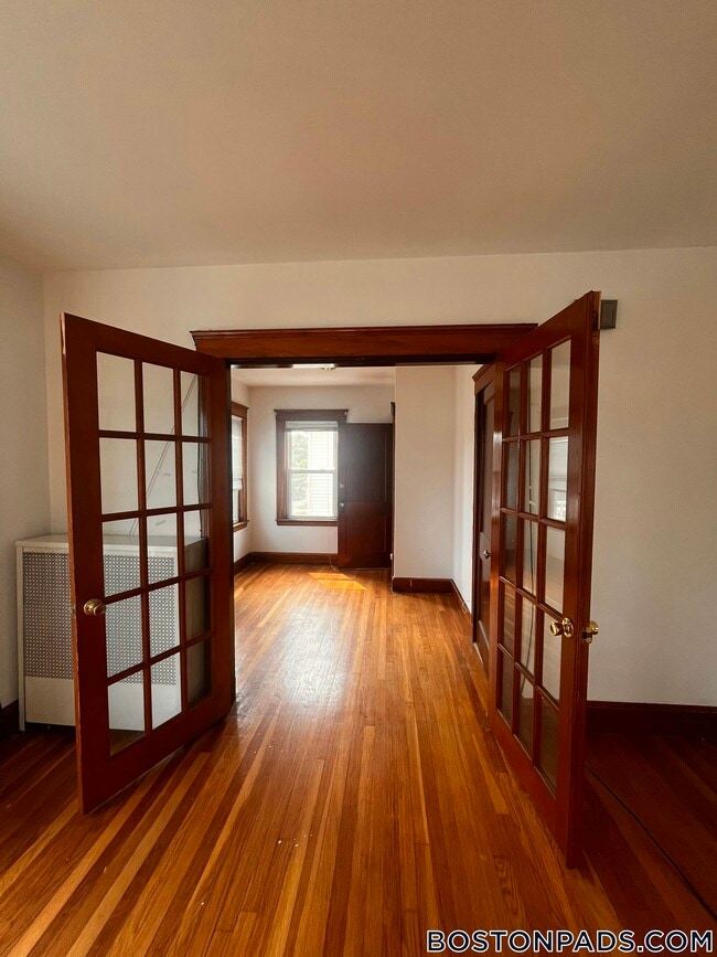 Building Photo - 468-470 Gallivan Boulevard