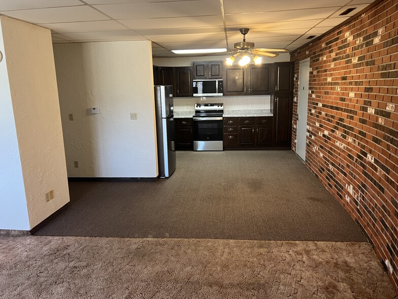 Building Photo - 2526 Rebecca Ct W