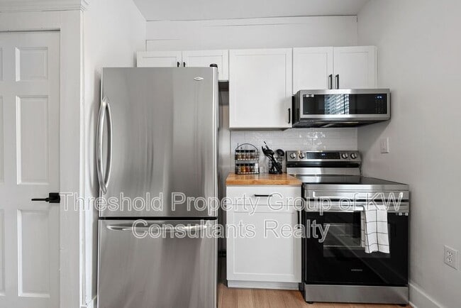 Building Photo - 61 E 7th Ave