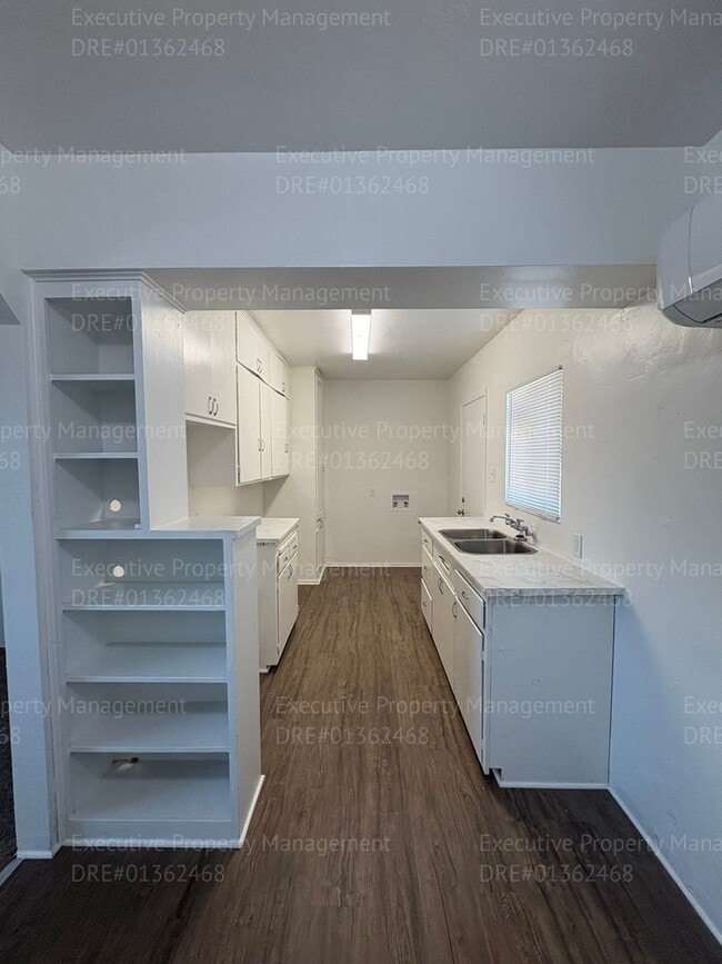 Building Photo - *Move In Special* 1 bedroom/ 1 bathroom ho...