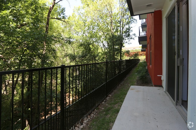 Interior Photo - Infinity on the Point