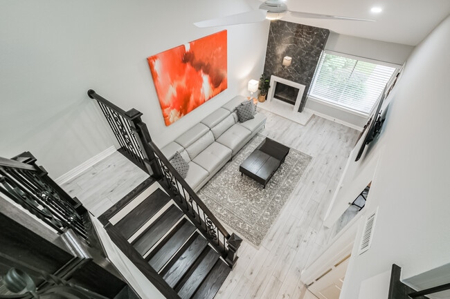 Building Photo - 11643 Village Place Dr
