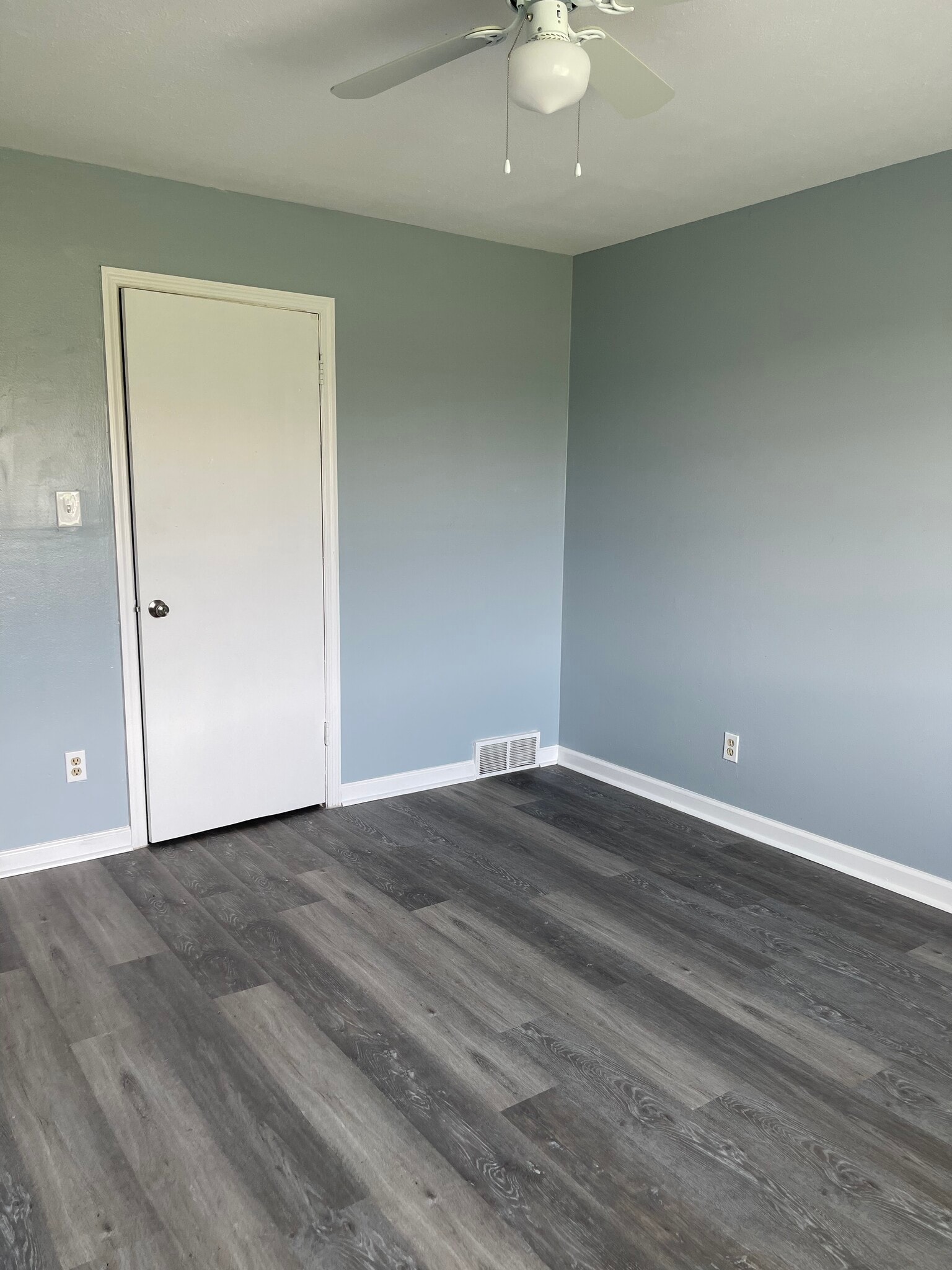 Building Photo - 35 N Idlewild St