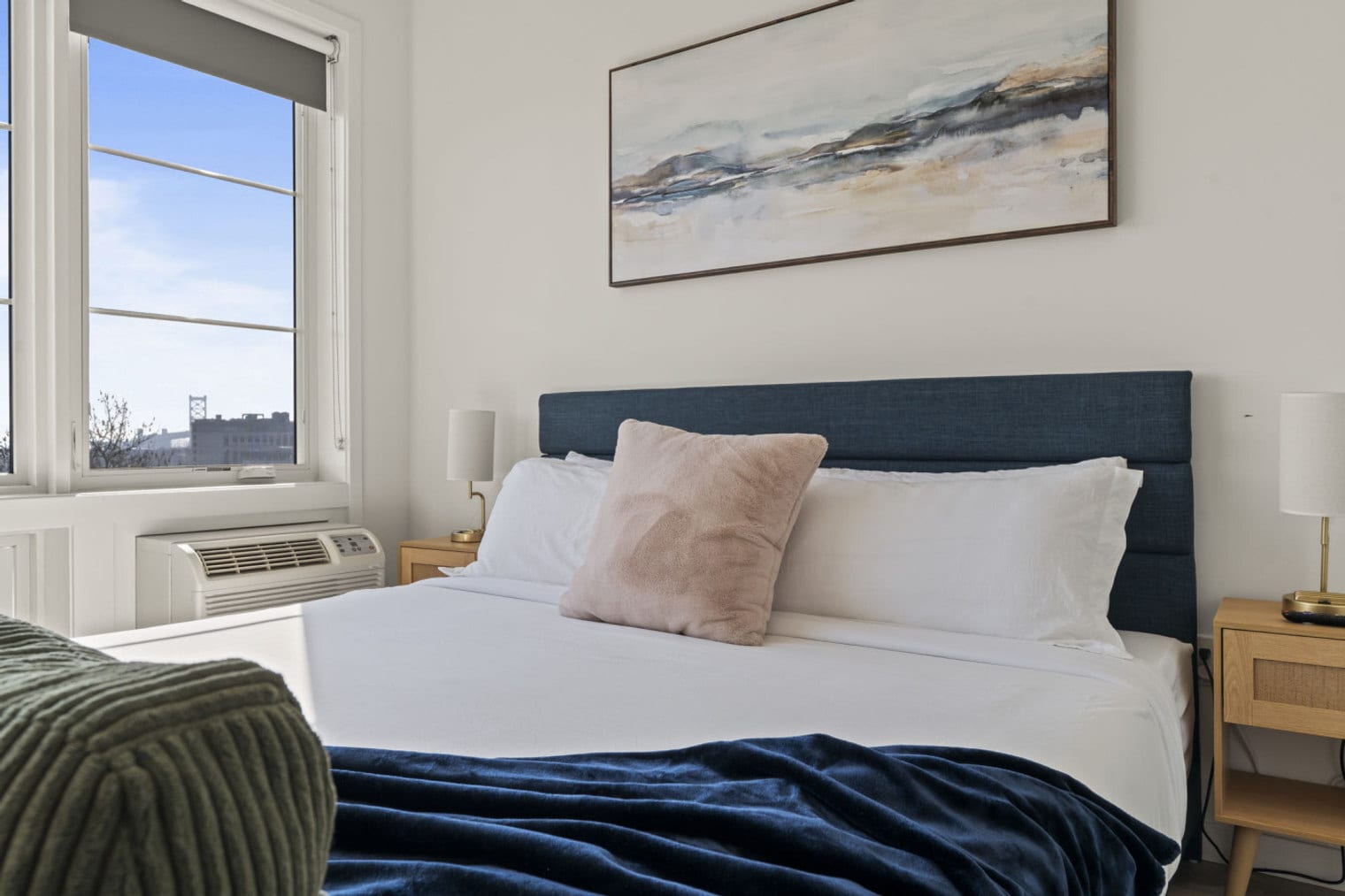 Building Photo - 501 N Perth St