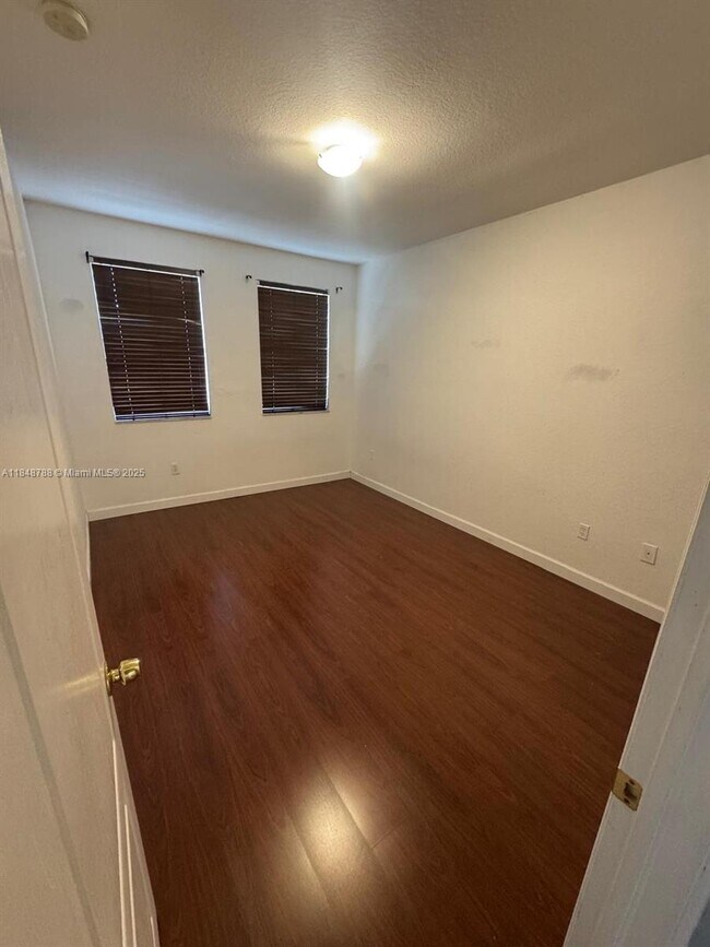Building Photo - 15071 SW 9th Ln