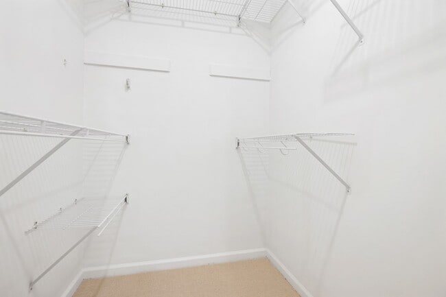 Building Photo - Renovated 3 Bed Ranch Style with large Fenced-in yard!