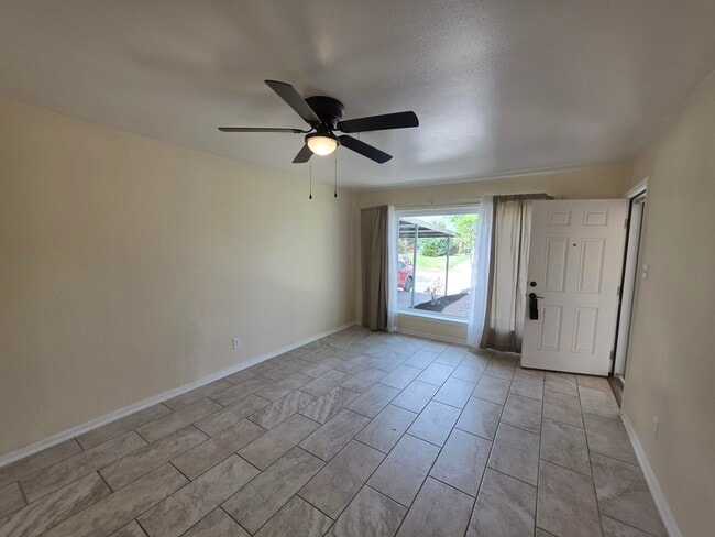 Building Photo - 3907 Grapevine St