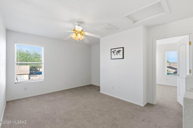 Building Photo - 4821 E Twinflower Pl