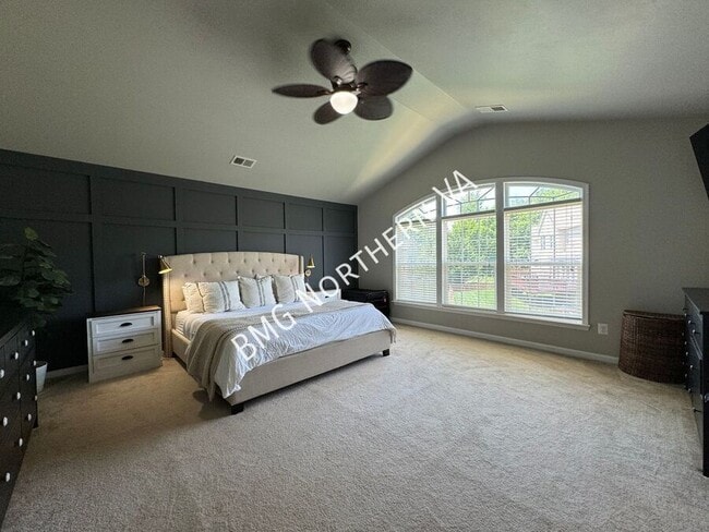 Building Photo - 8930 Kingbird Ct