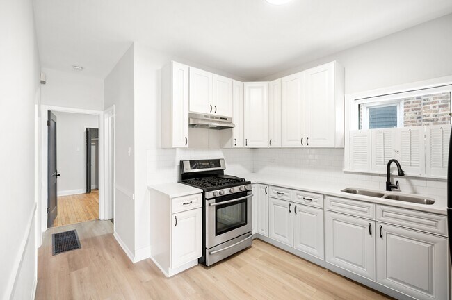 Building Photo - 4849 W Hutchinson St
