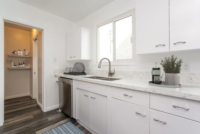 Building Photo - WONDERFUL BUENA PARK HOME FOR LEASE!!  NEW ON MARKET!!