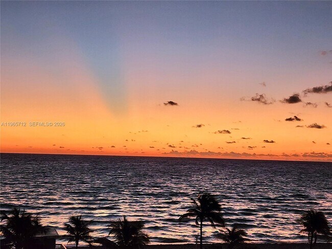 Building Photo - 2030 S Ocean Dr