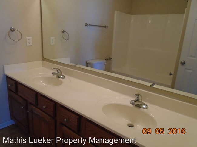 Building Photo - 3 br, 2.5 bath House - 2017 Quail Run