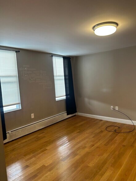 Building Photo - 959 Locust St