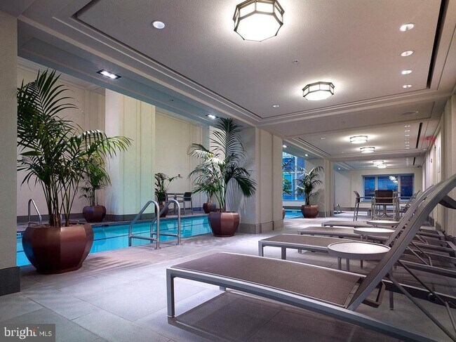 Building Photo - 130 S 18th St