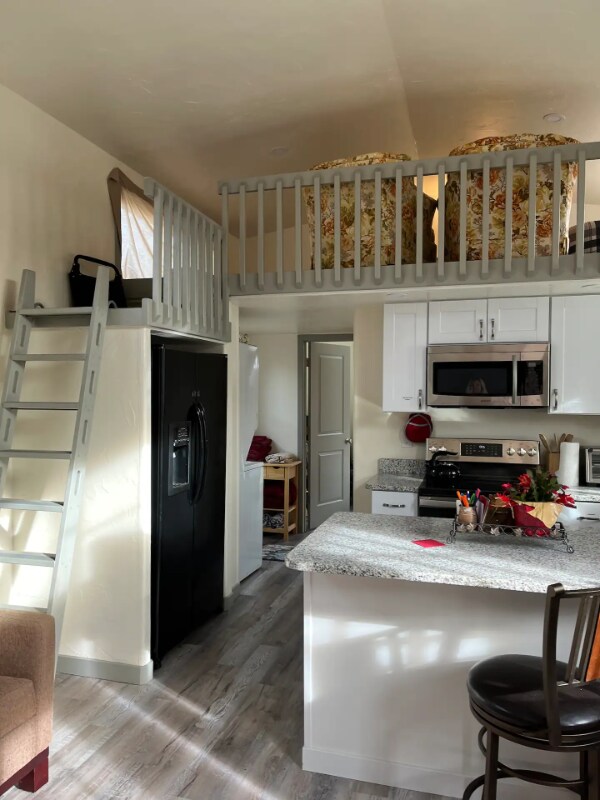 Building Photo - 1328 W Pikes Peak Ave