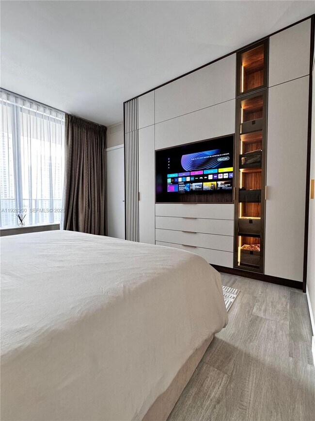 Building Photo - 45 SW 9th St