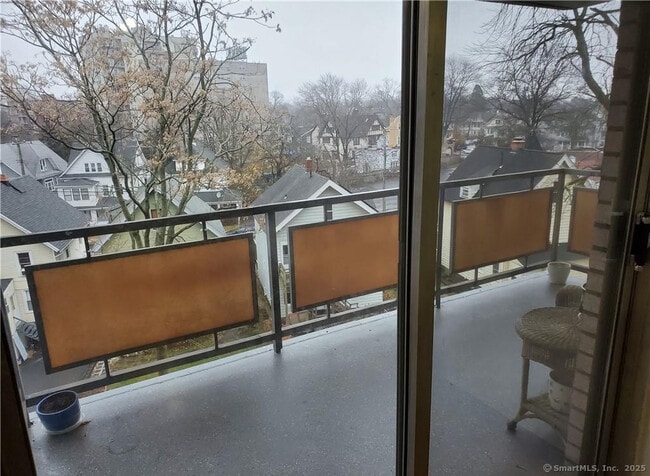 Building Photo - 80 Cartright St