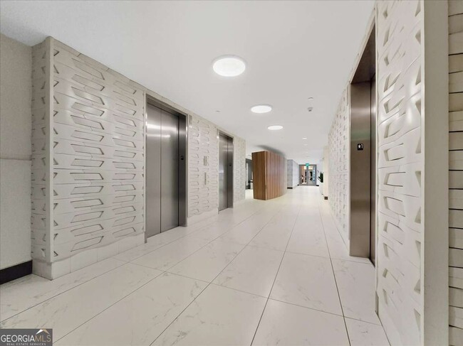 Building Photo - 923 Peachtree St NE