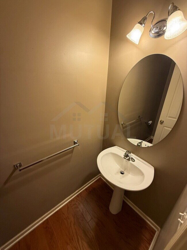 Building Photo - 47576 Pembroke Dr