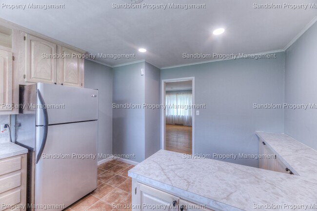 Building Photo - For Lease | Tulsa | 3 Bedroom, 1 Bath | $1...