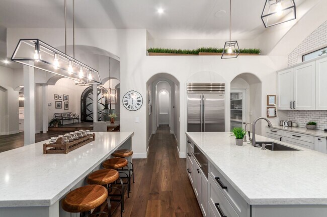 Building Photo - Beautiful 6-bedroom basement home