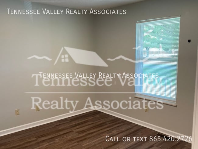 Building Photo - 800 Kirk Ave