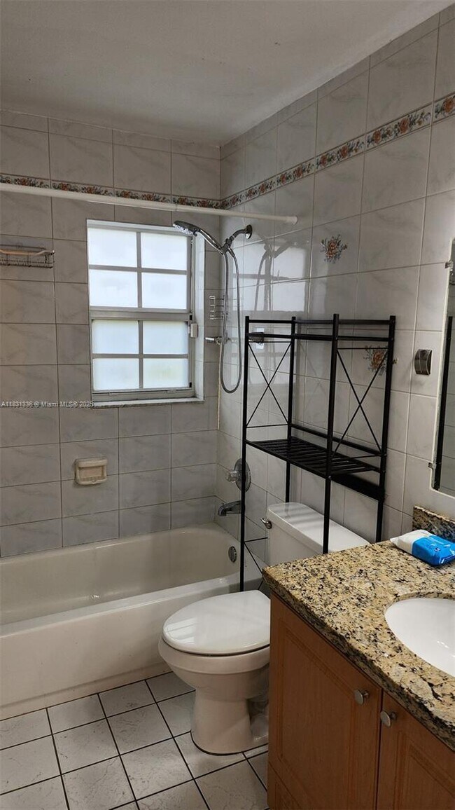 Building Photo - 5460 SW 133rd Ct