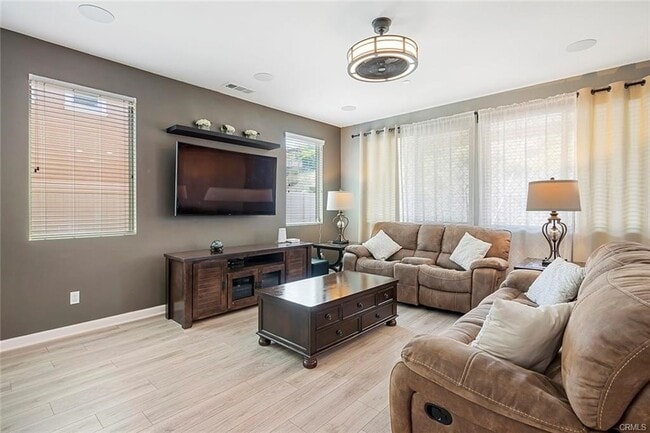 Building Photo - 36407 Yarrow Ct