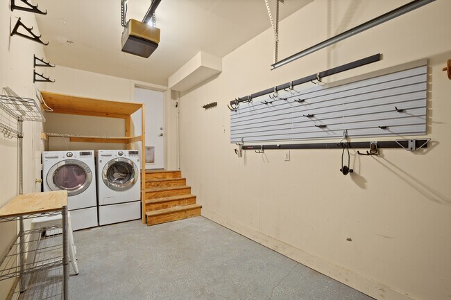 Building Photo - 5805 Bull Creek Rd