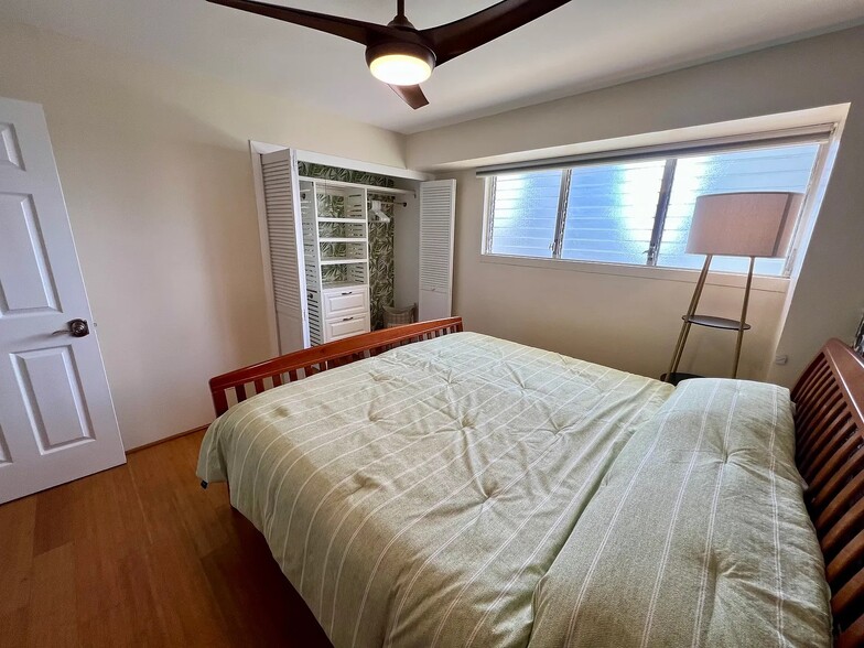 Building Photo - 2085 Ala Wai Blvd