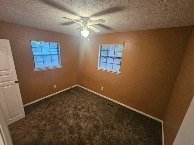 Building Photo - Cute 2 Bedroom 1 Bath Home in Jacksonville