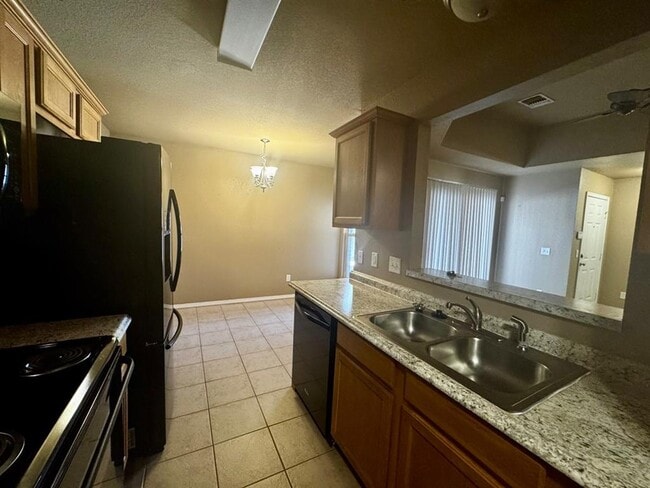 Building Photo - 421 Sterling Pointe Way