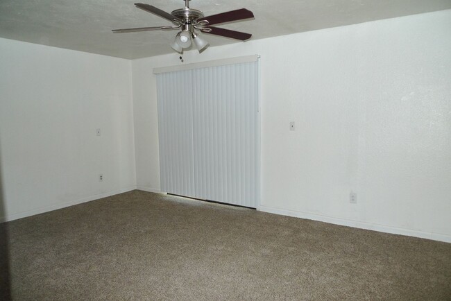 Building Photo - Rental Availalble