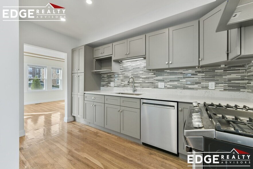 Building Photo - 60 Lane Park