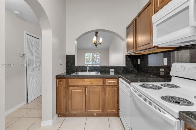 Building Photo - 1241 SE 29th St