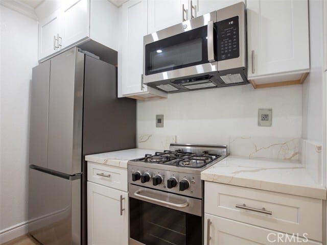 Building Photo - 4 Gavilan