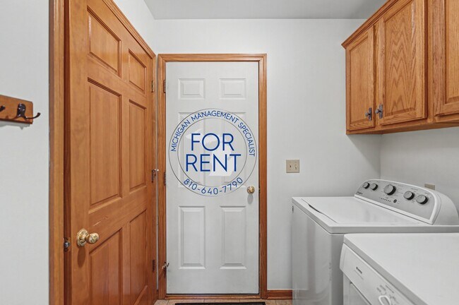 Building Photo - 3175 Rotterdam Dr