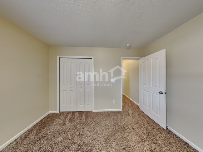 Building Photo - 511 Lindsborg Trl