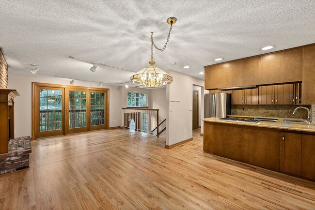 Building Photo - Stunning 4-Bed Gig Harbor Home for Rent | ...