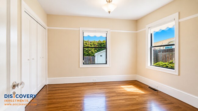 Building Photo - Stylish and Sophisticated Bungalow off Piedmont Avenue
