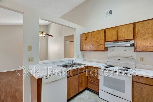 Building Photo - 155 Manchester Rd