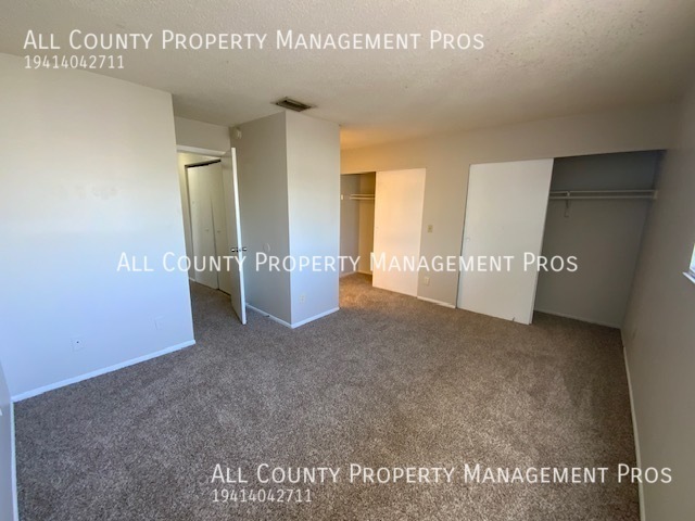 Building Photo - 1064 Longfellow Cir