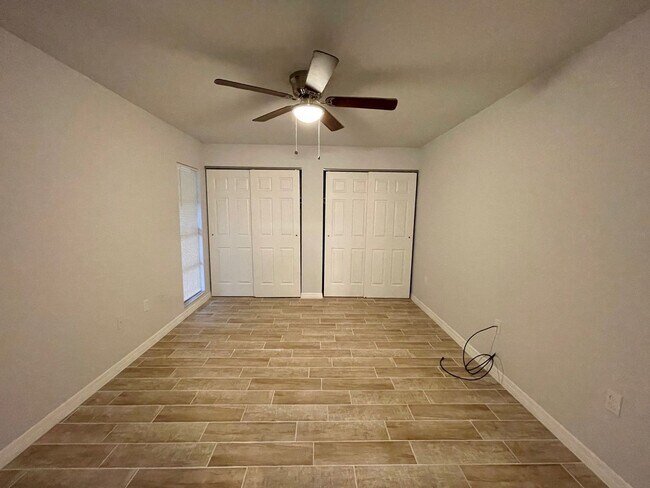 Building Photo - Beautiful Single Family Home! $2395/1085ft2-South Sarasota, 3-Bed/2-Bath, Fully Renovated: Annual...